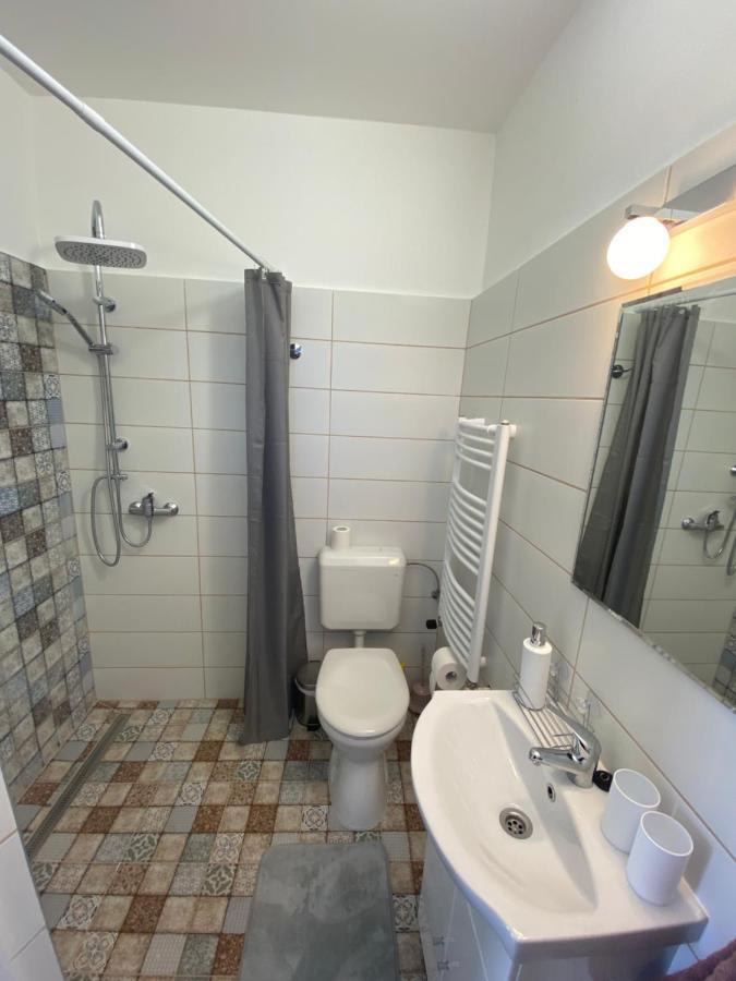 Rad-Var Apartmanhaz Eger Exterior photo